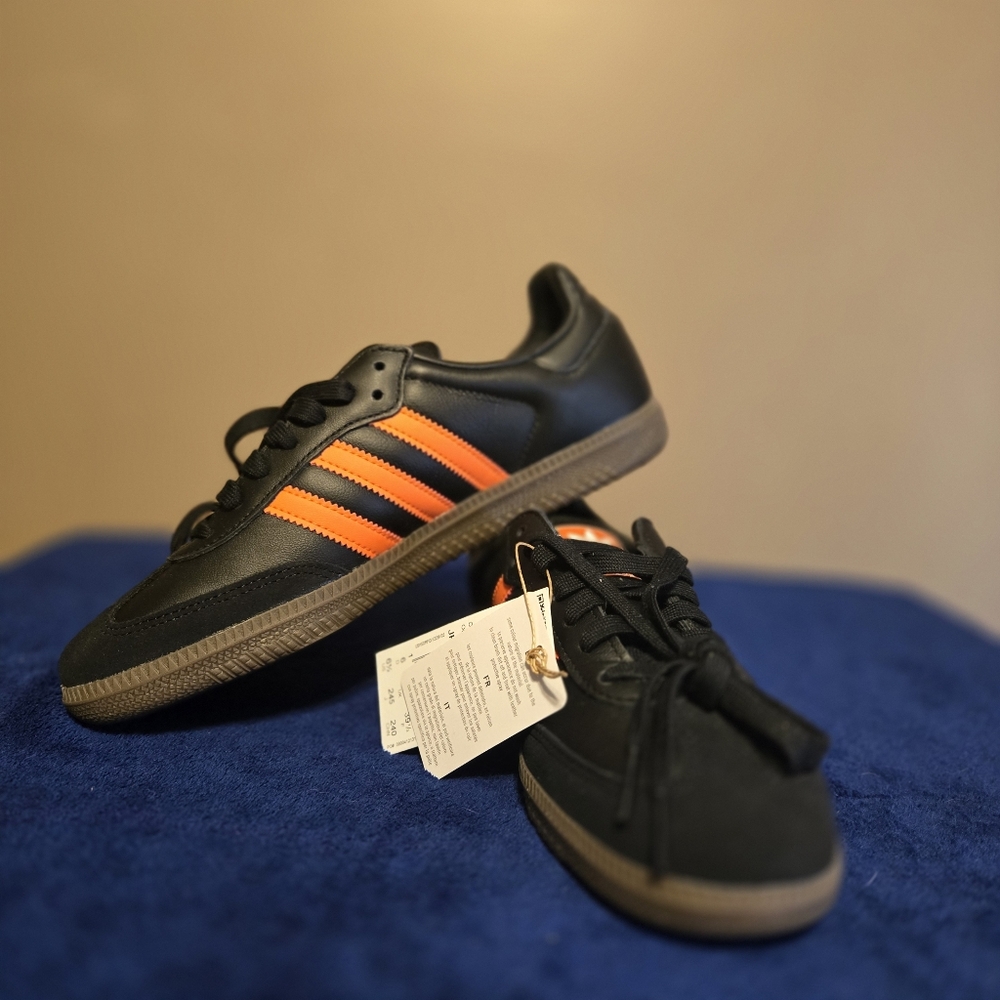 adidas Samba OG Black Impact Orange Gum Leather Athletic Sneakers JR0910
